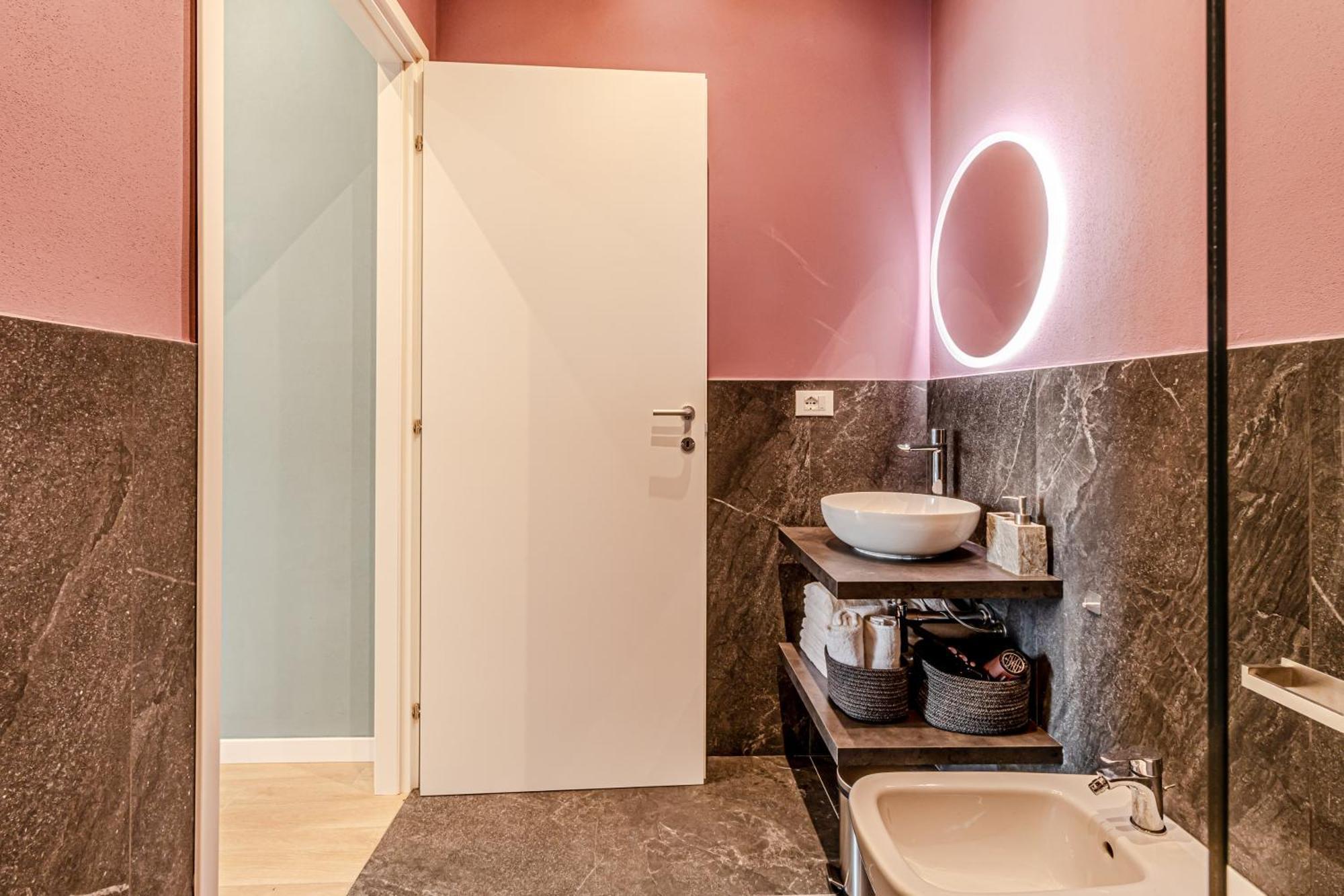 Moonlight Stylish Central, Hospital & Station ليفورنو المظهر الخارجي الصورة