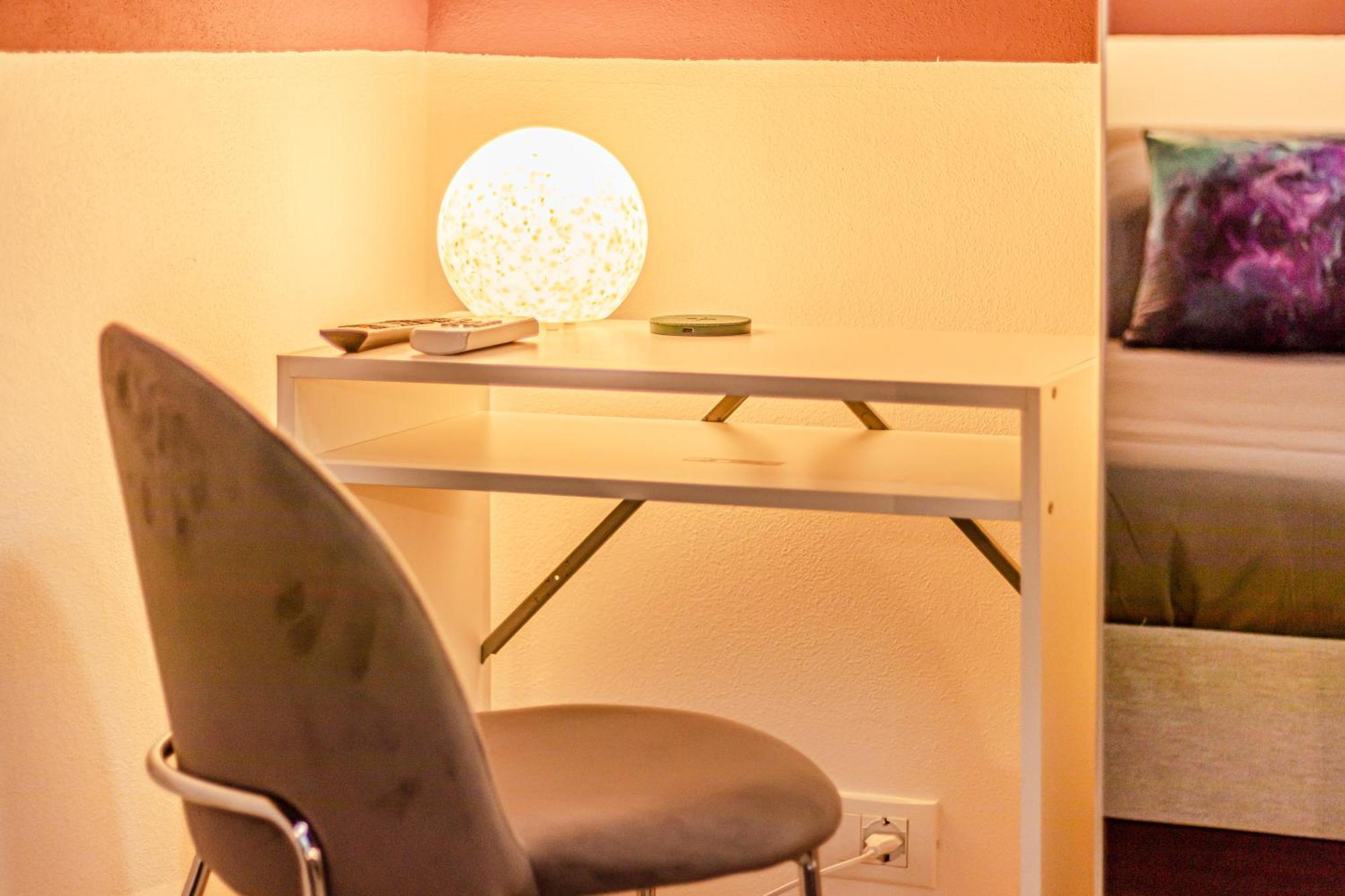 Moonlight Stylish Central, Hospital & Station ليفورنو المظهر الخارجي الصورة