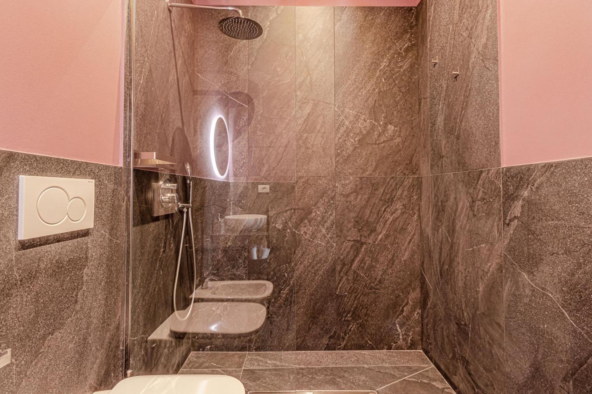 Moonlight Stylish Central, Hospital & Station ليفورنو المظهر الخارجي الصورة