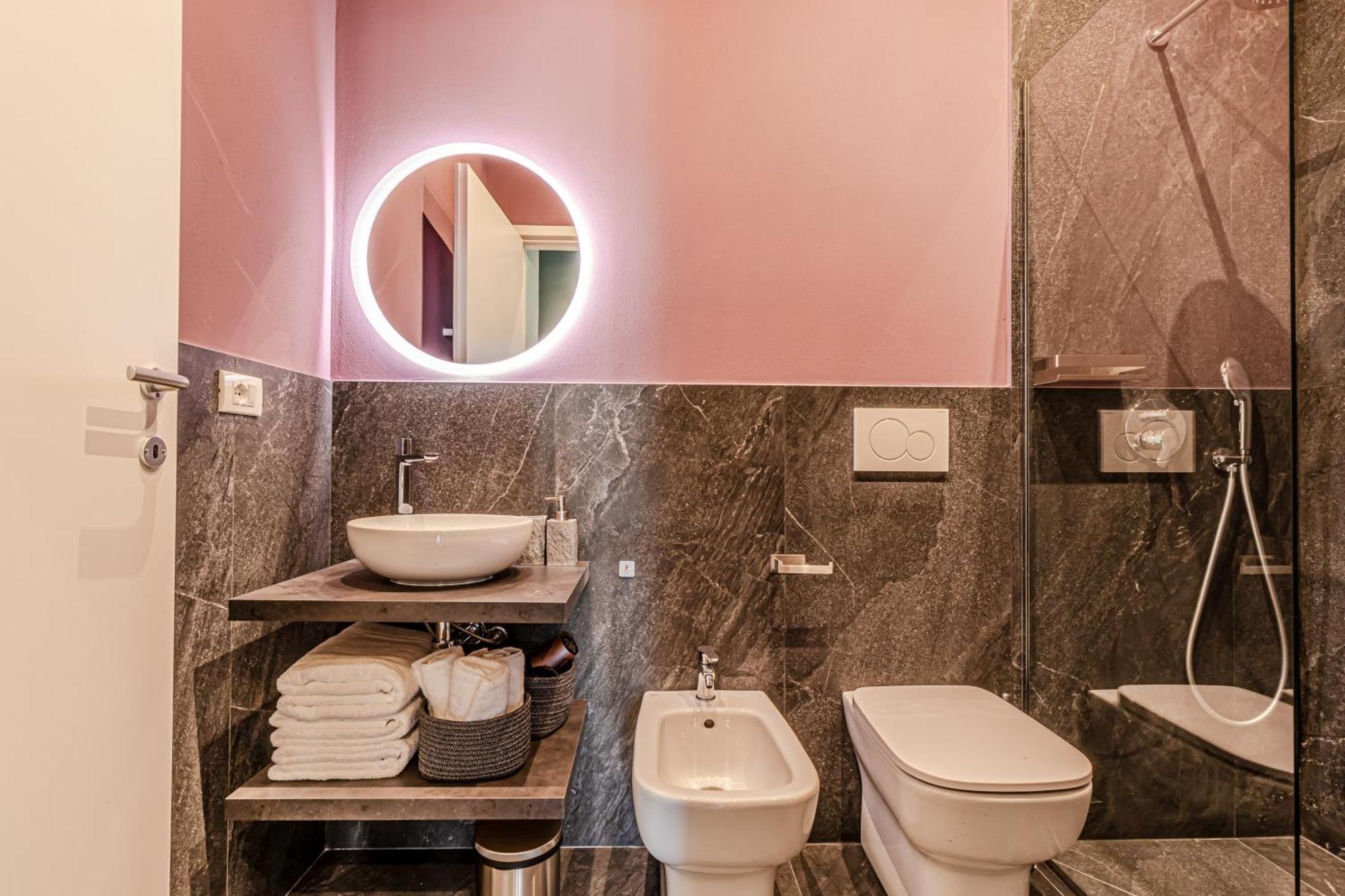 Moonlight Stylish Central, Hospital & Station ليفورنو المظهر الخارجي الصورة